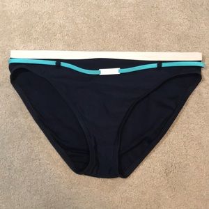 🌼Nautica Navy blue swim bottoms size 10
